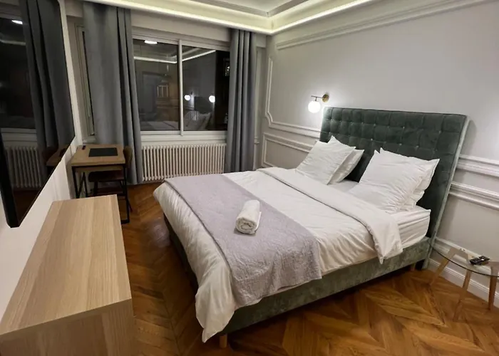 Private Apartments - Champs-Elysees